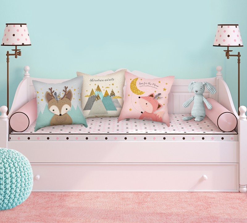 3-Pillows_pink-mint_room